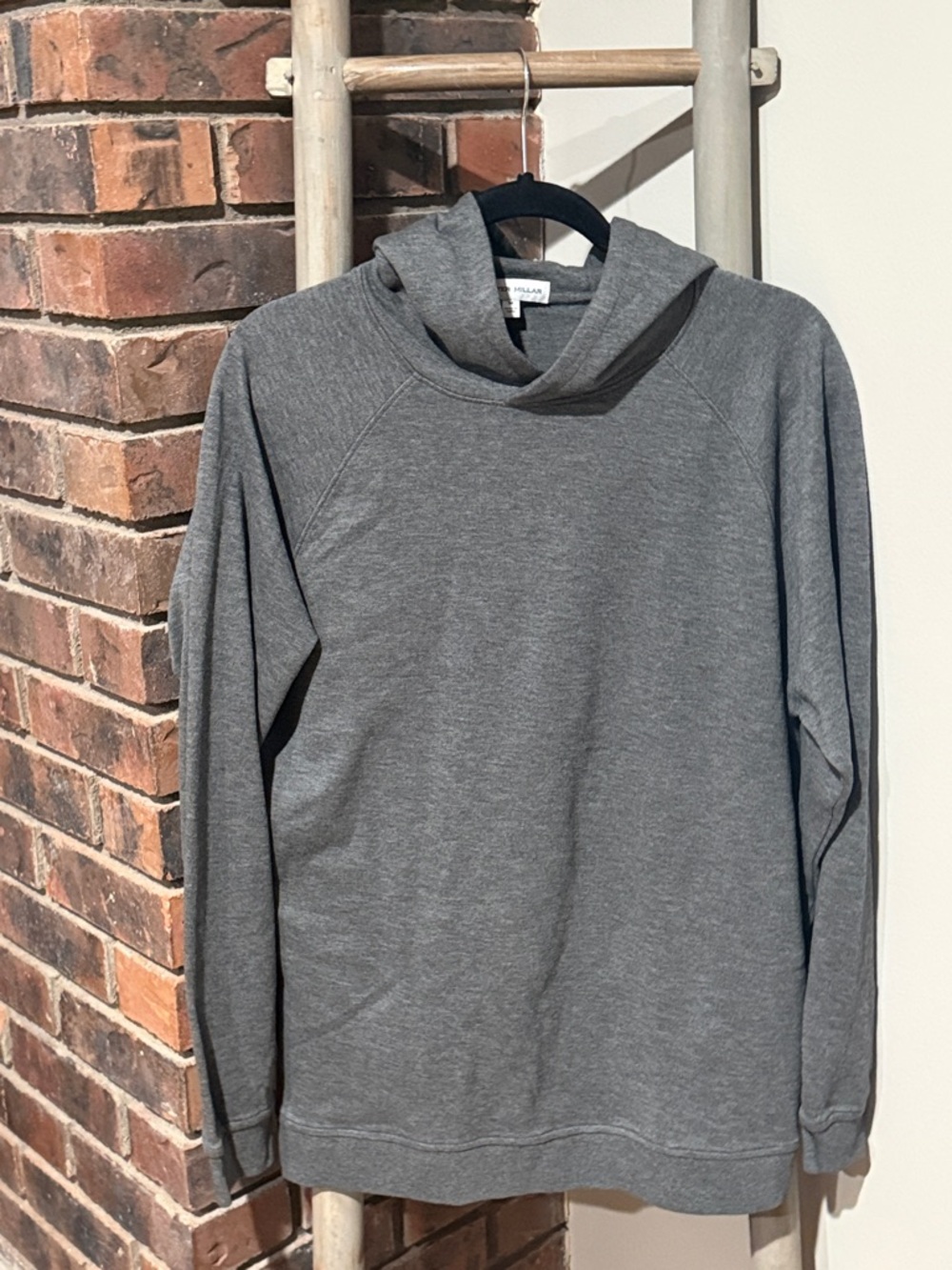 Peter Millar Luxury Athleisure Hoodie – Gray – Men’s M – Lightweight Performance